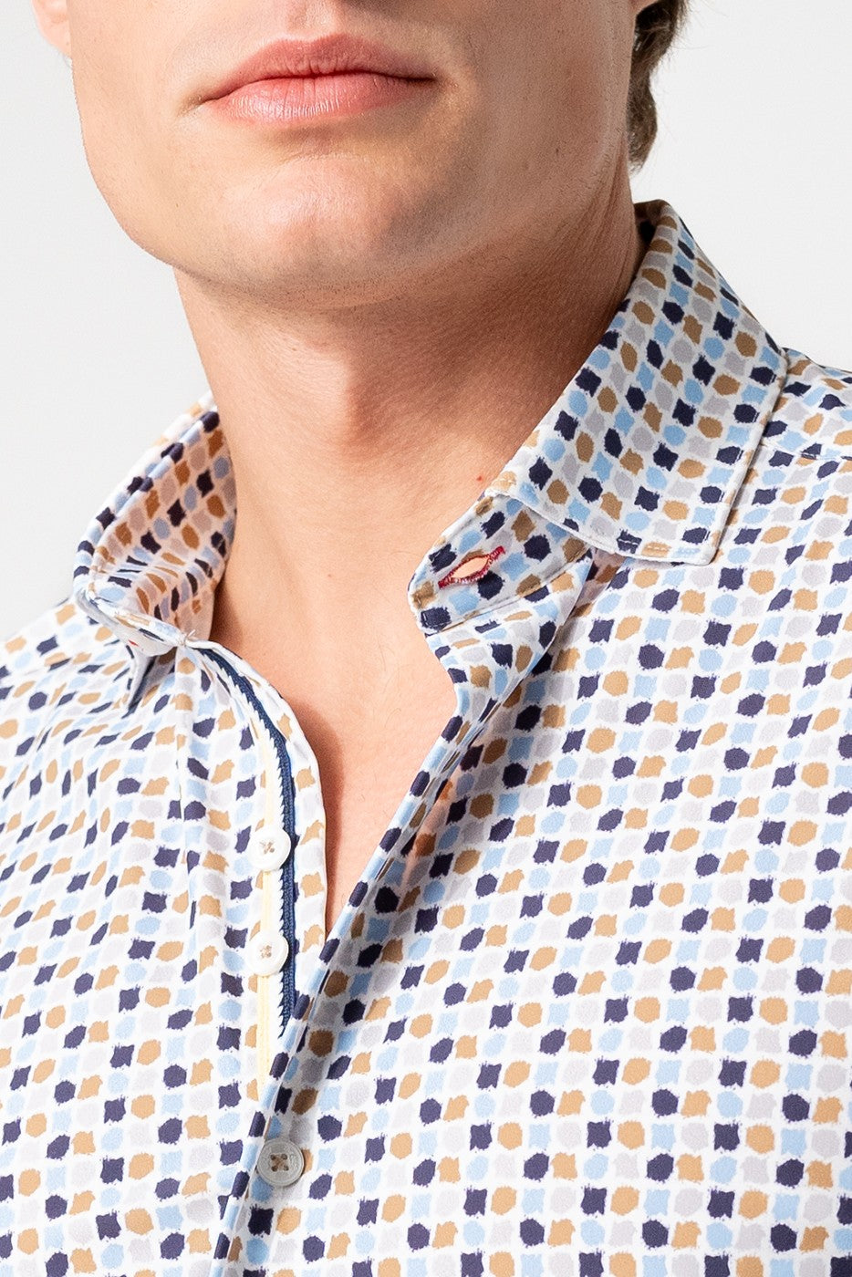 Camisa hombre estampada marino y beige