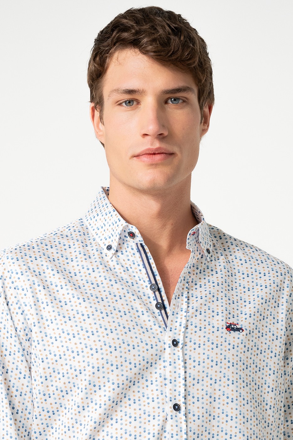 Camisa estampado circulos azules y beige
