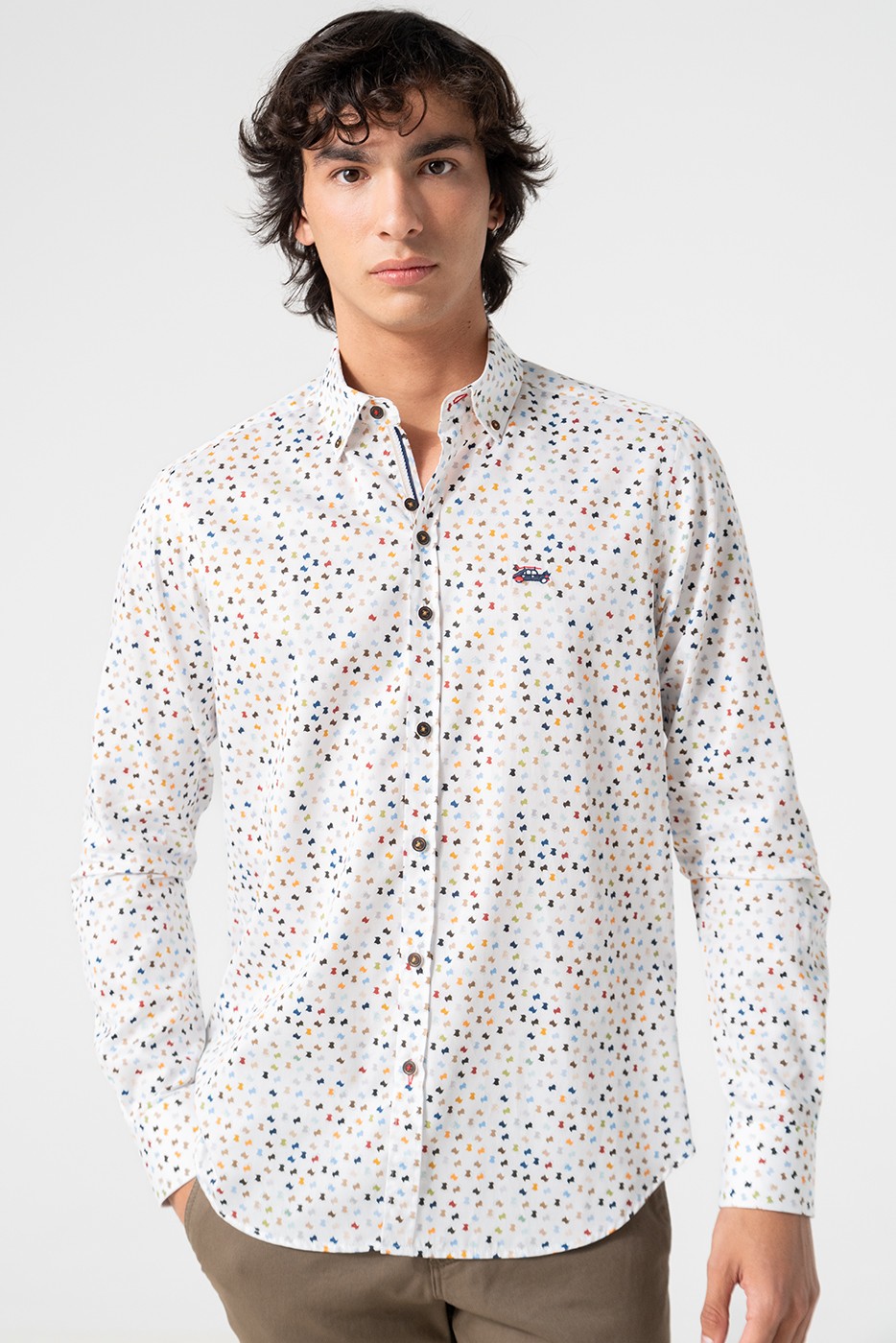 Camisa estampada hombre multicolor fondo blanco