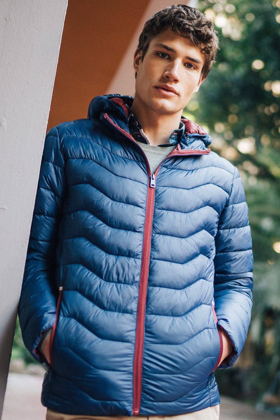 Chaqueta hombre acolchada con capucha azul