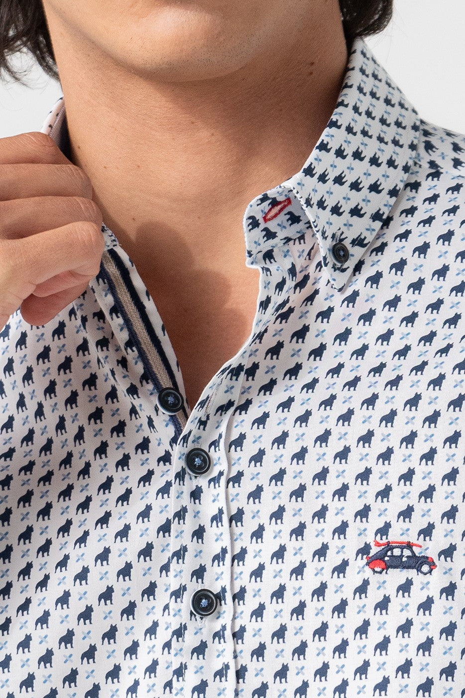 Camisa estampado bulldogs y cruces azules