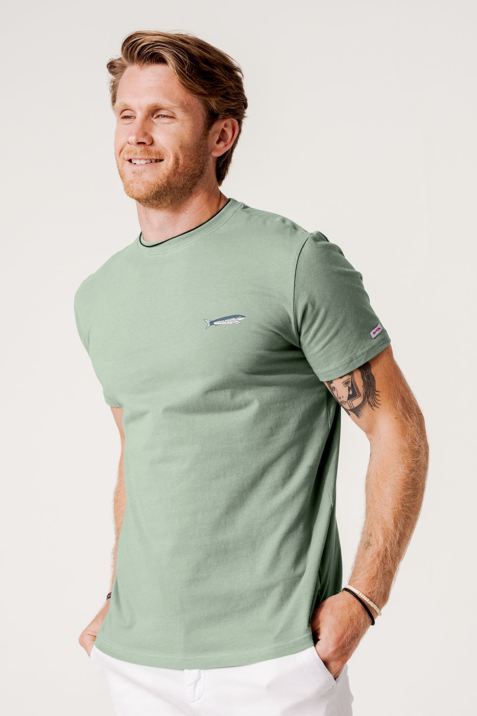 Camiseta hombre estampado sardinas verde