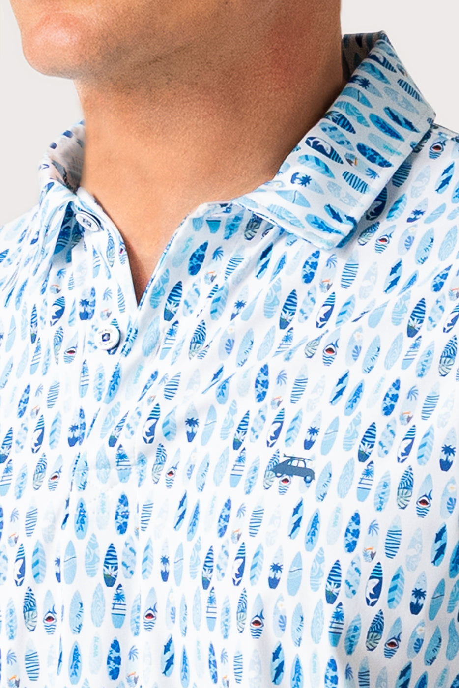 Polo hombre en tejido técnico estampado tablas de surf