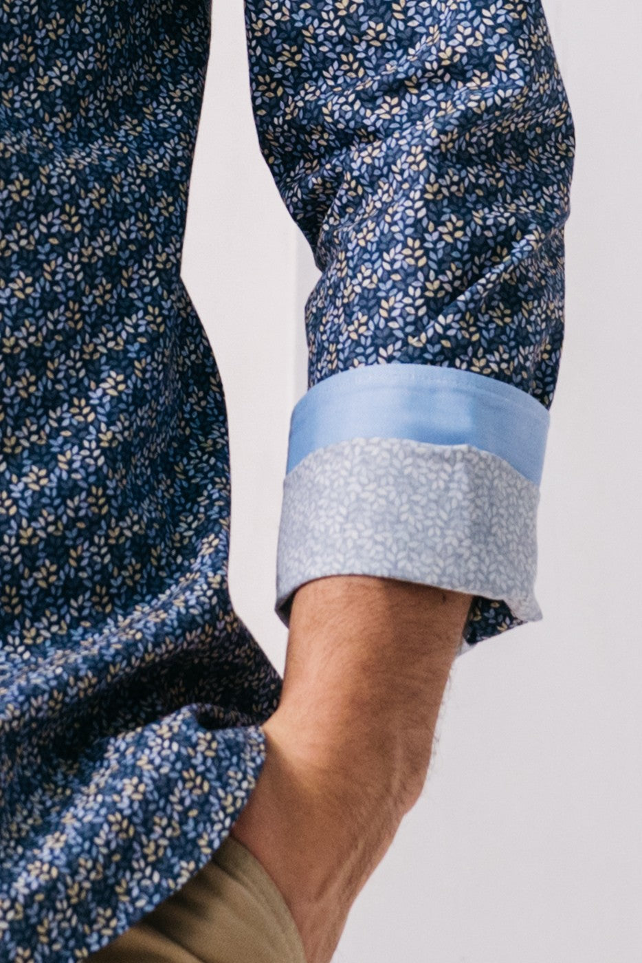 Camisa hombre estampado liberty sobre fondo marino