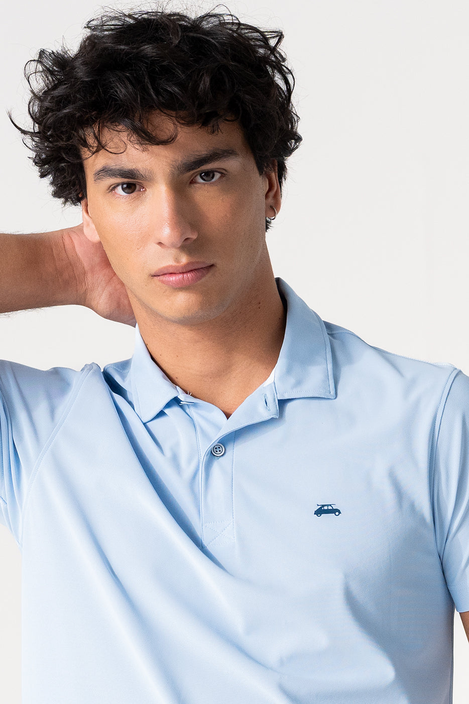 Polo hombre tejido técnico en celeste