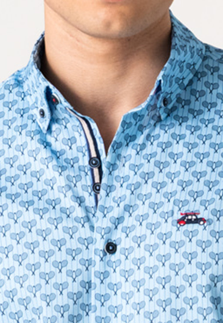 Camisa azul hombre estampado raquetas