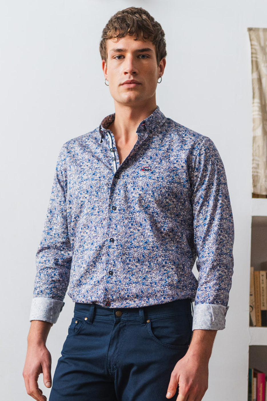 Camisa hombre estampado floral azul