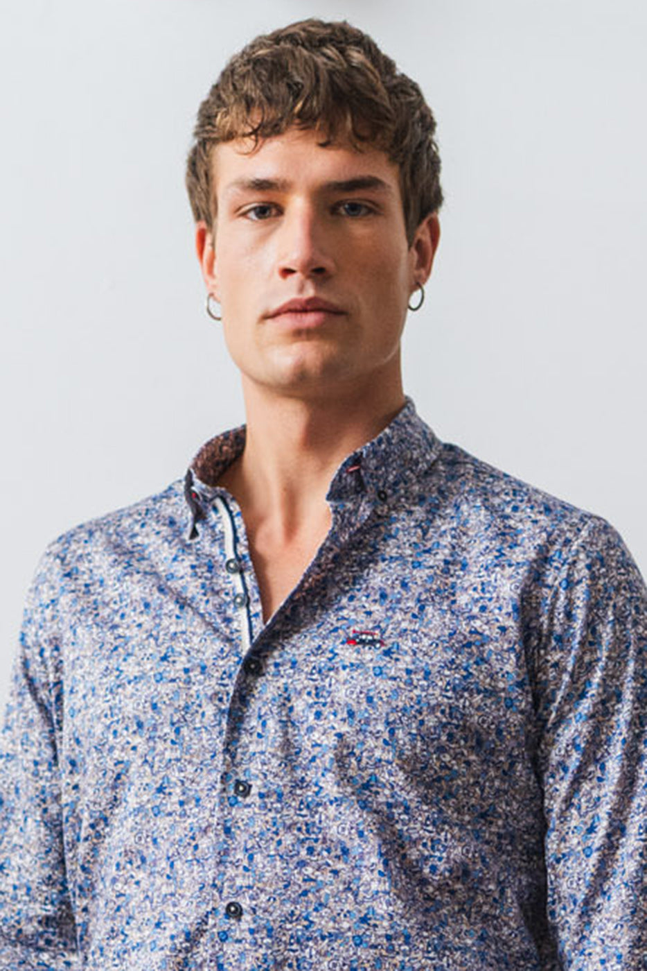Camisa hombre estampado floral azul