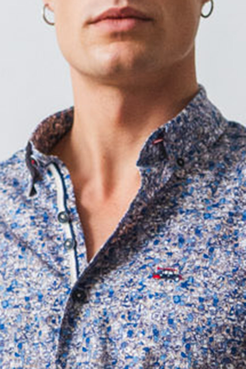 Camisa hombre estampado floral azul