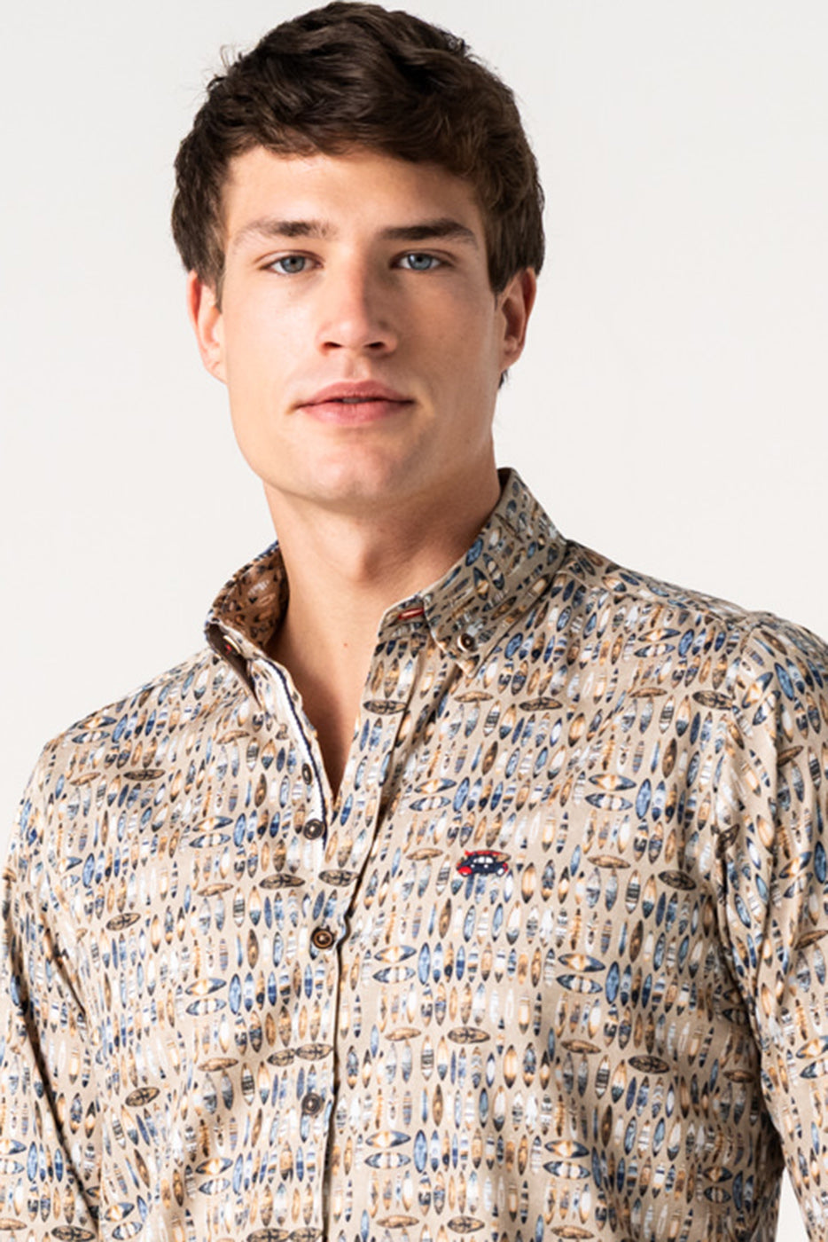 Camisa hombre estampada motivos surferos vintage