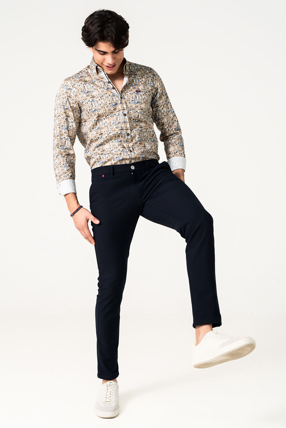 Pantalón elástico negro hombre